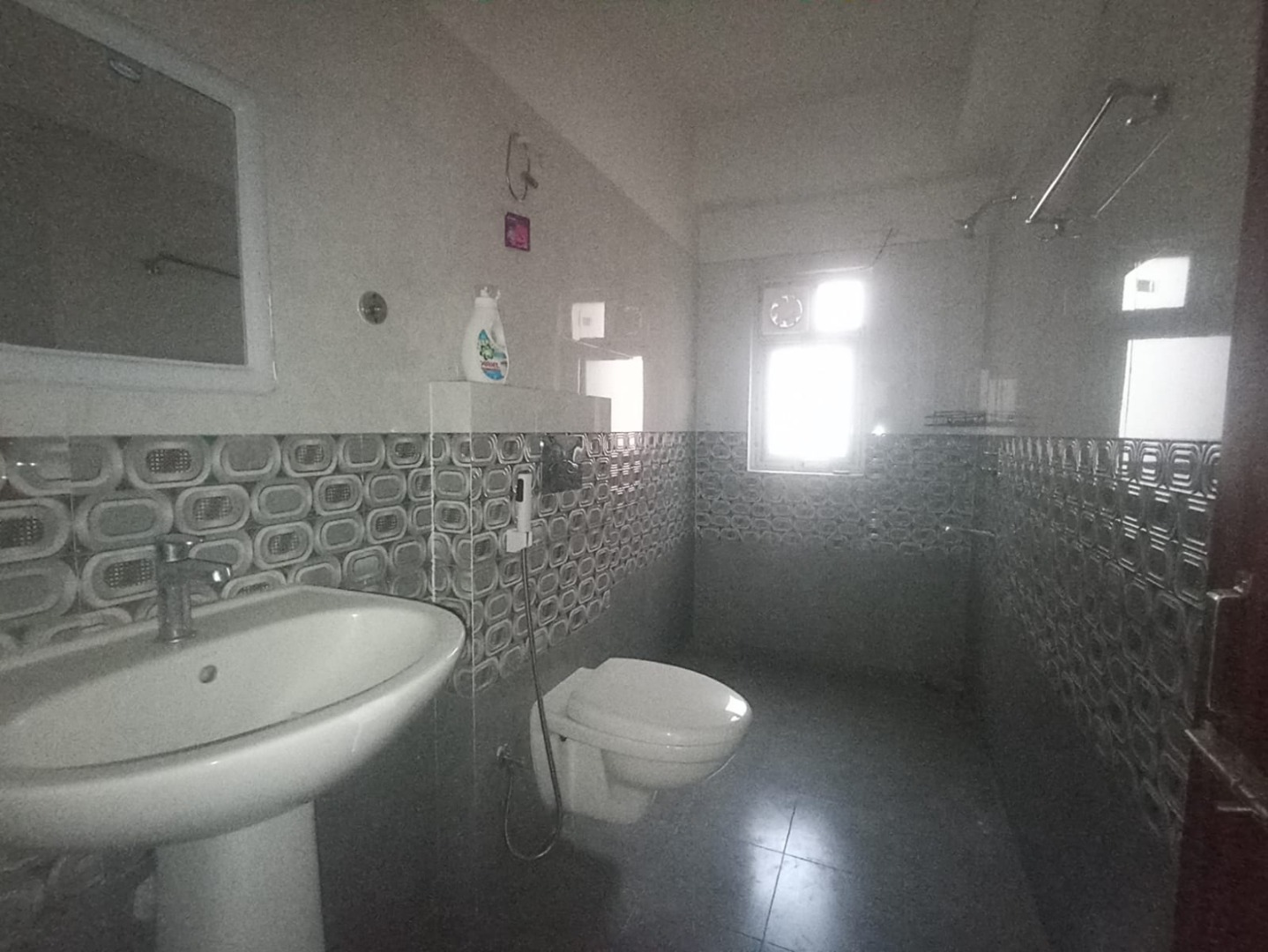 Unfurnished 3bhk in Kahilipara, Guwahati, Assam, India for Rent